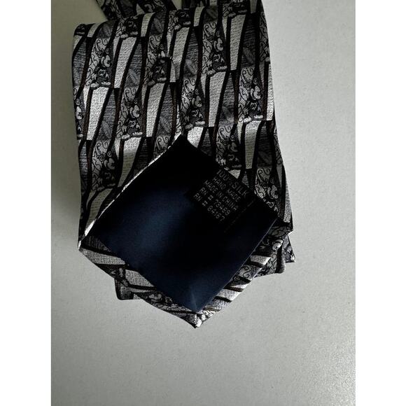 Vintage Disney Mickey Mouse 100% Silk Tie Gray Geometric Pattern WDW Retro - Picture 10 of 11